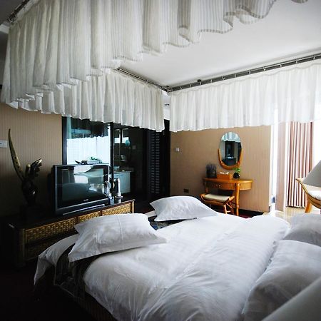 Xinjiang Yema International Clubhouse Hotel Urumqi Exterior foto