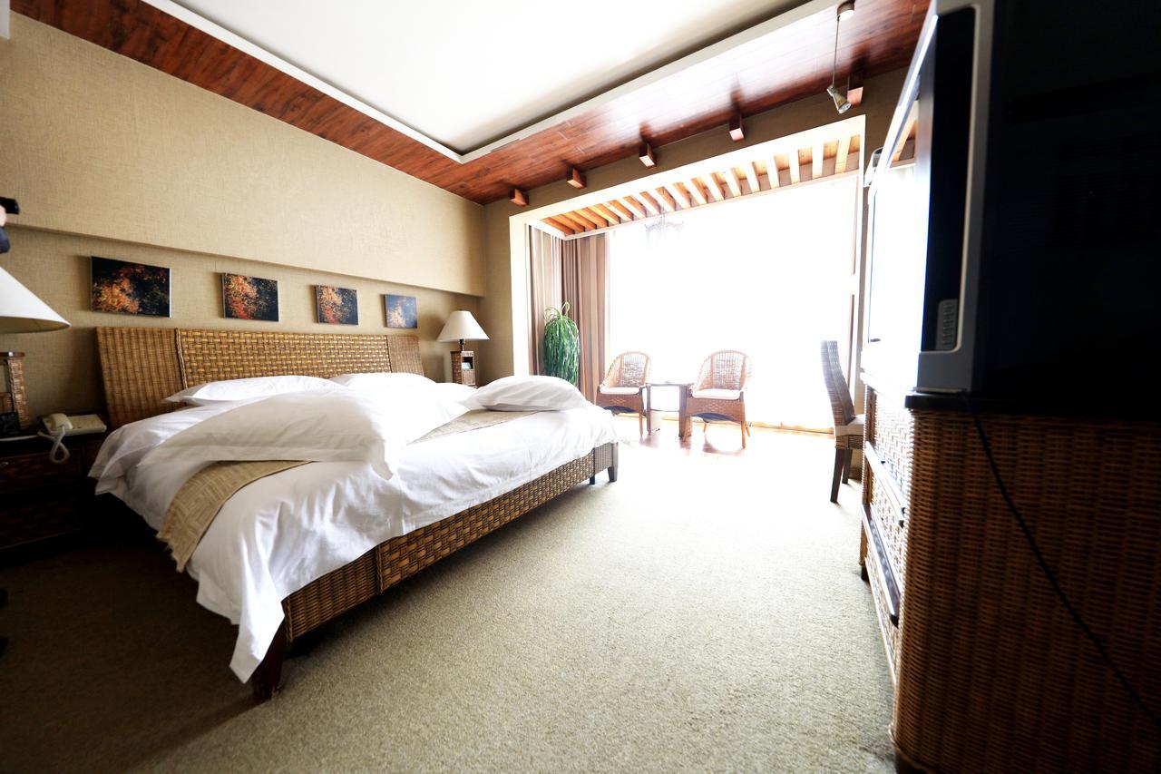 Xinjiang Yema International Clubhouse Hotel Urumqi Exterior foto